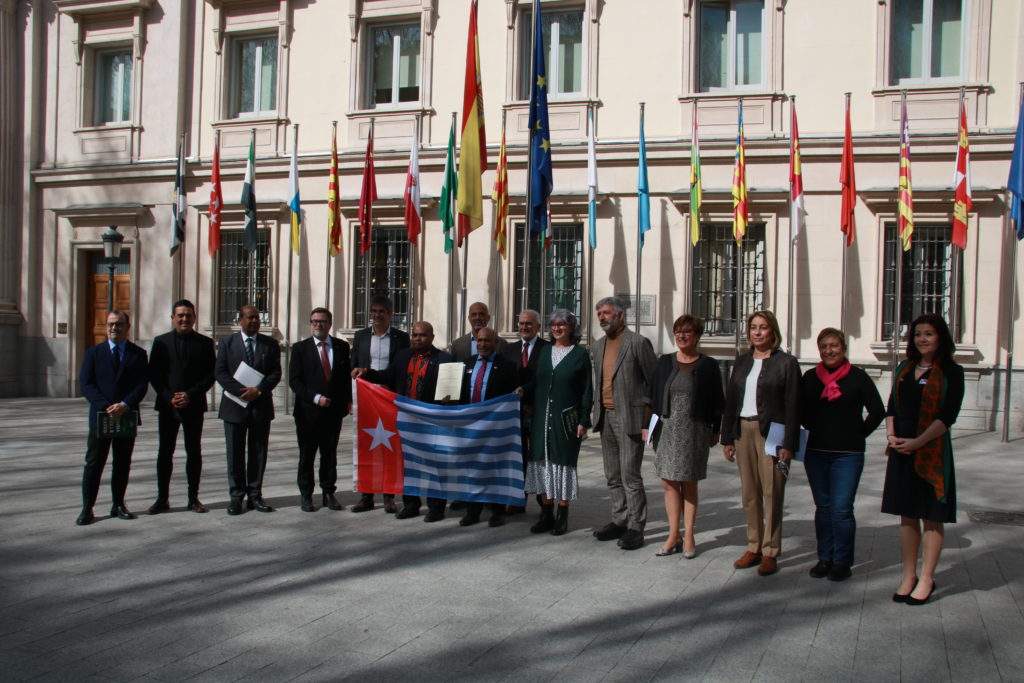 With Senators from PSOE, Geroa Bai, Adelante Andalucia, Compromis, EH Bildu, ERC & PNV.